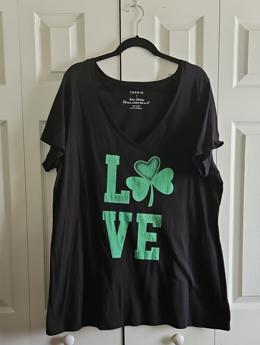 SALE! Torrid Black V-Neck Tee with Green Shamrock LOVE Print